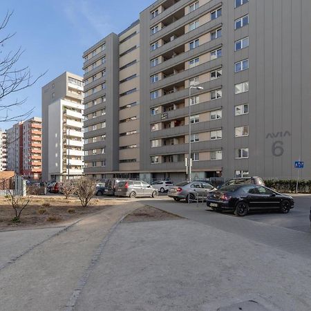 Avia Apartment Three Bedroom Two Balcony Ac & Parking By Noclegi Renters Krasków Exterior foto